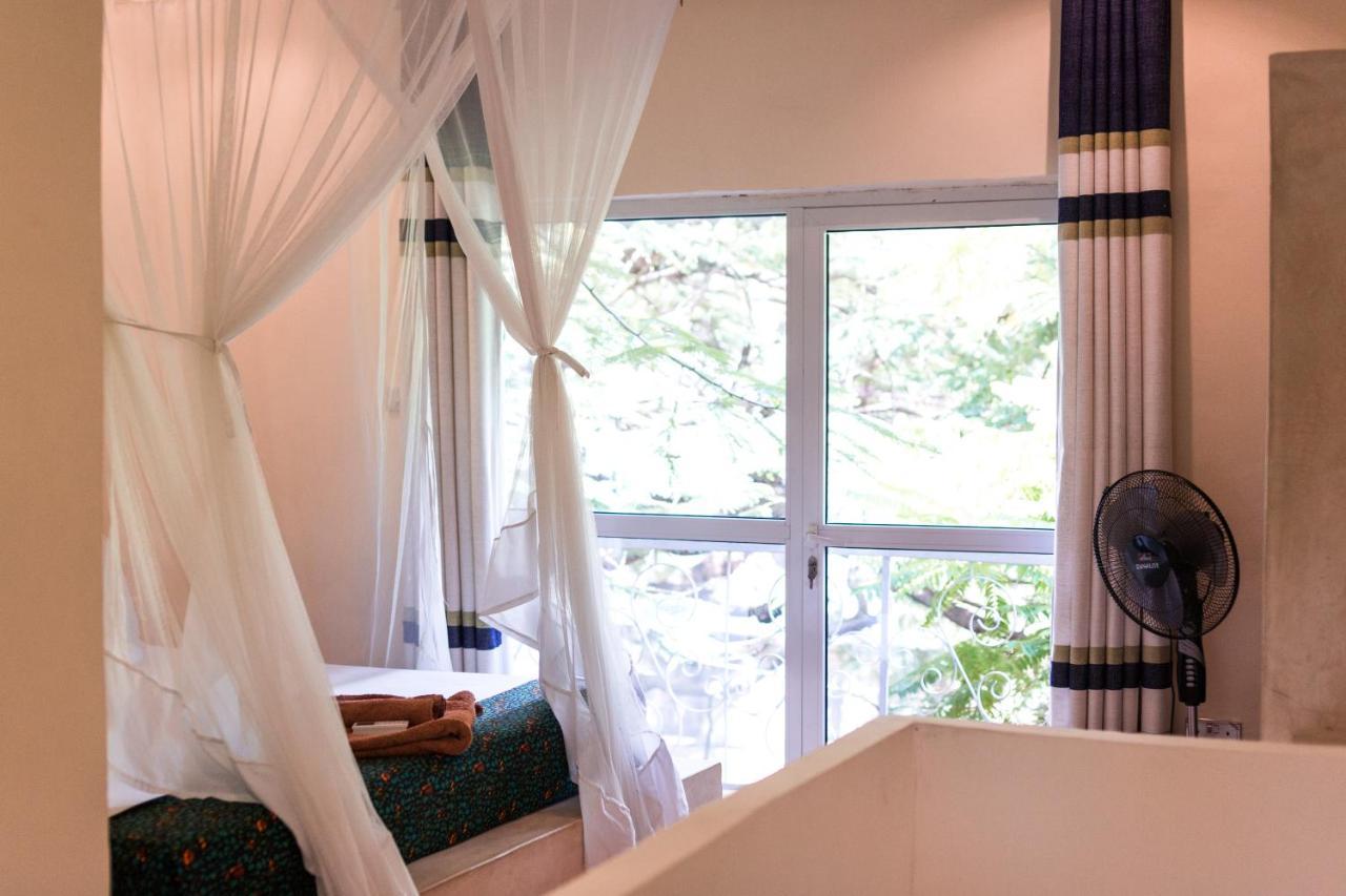 Ebb & Flow Bed & Breakfast *