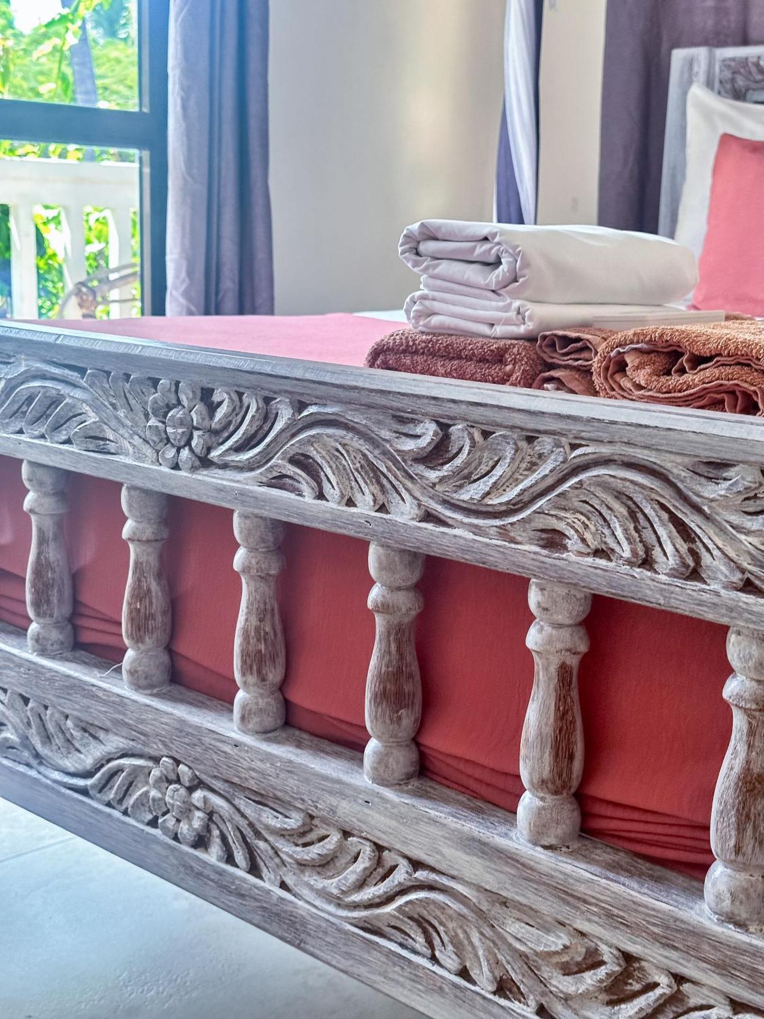 Ebb & Flow Bed & Breakfast *